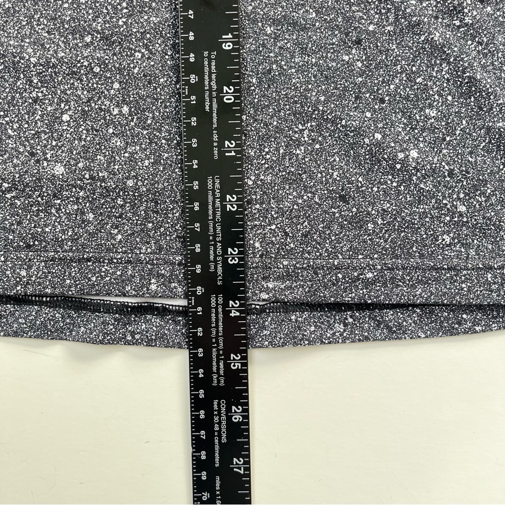 Lululemon Cool Racerback Tank Sz 2 Speckled Black White Spray Jacquard Yoga Gym - Picture 3 of 5